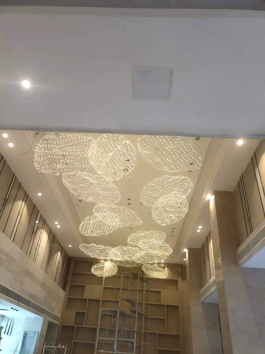 Show apartment &mdash; crystal feature fixture